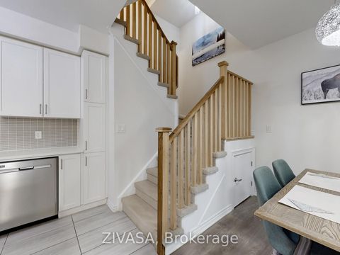 Photo 18 at 92 - 15 Applewood Lane, Etobicoke West Mall, Toronto