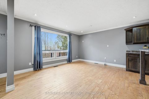 Photo 8 at 5 Pineway Avenue, Keswick South, Georgina