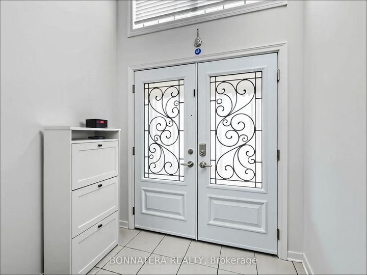 Photo 9 at 5471 Whitehorn Avenue, East Credit, Mississauga