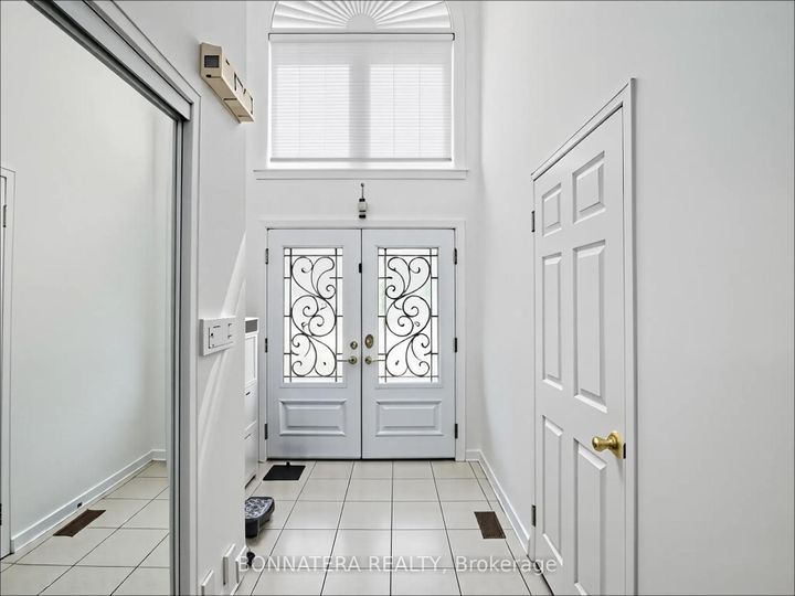 Photo 10 at 5471 Whitehorn Avenue, East Credit, Mississauga