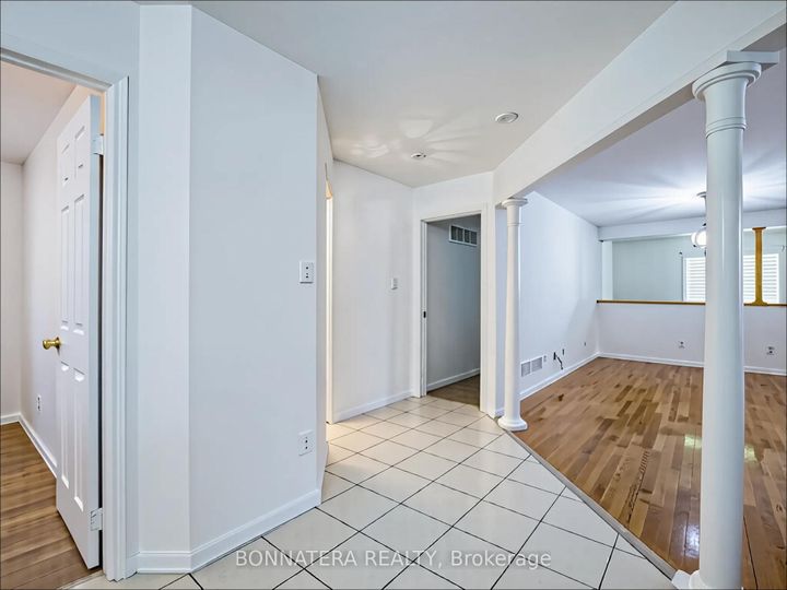 Photo 14 at 5471 Whitehorn Avenue, East Credit, Mississauga