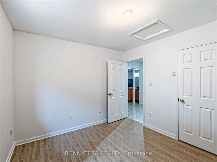 Photo 15 at 5471 Whitehorn Avenue, East Credit, Mississauga