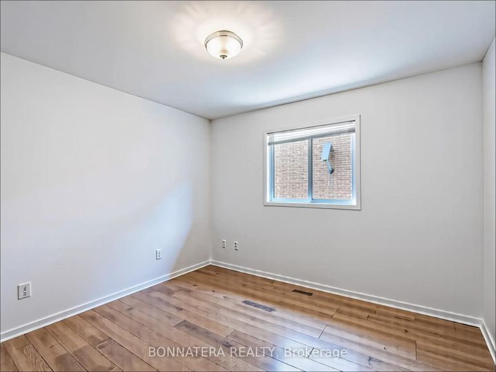 Photo 16 at 5471 Whitehorn Avenue, East Credit, Mississauga