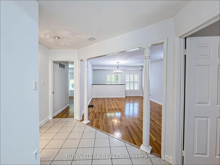 Photo 17 at 5471 Whitehorn Avenue, East Credit, Mississauga