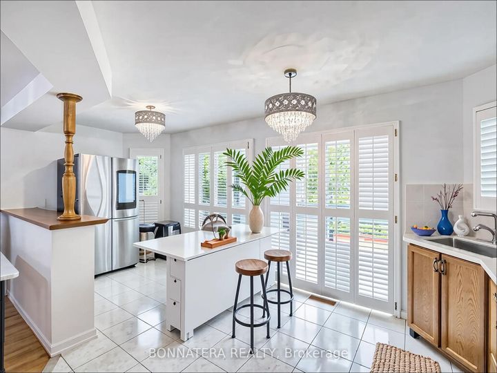 Photo 19 at 5471 Whitehorn Avenue, East Credit, Mississauga