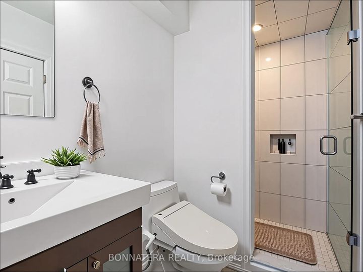 Photo 22 at 5471 Whitehorn Avenue, East Credit, Mississauga