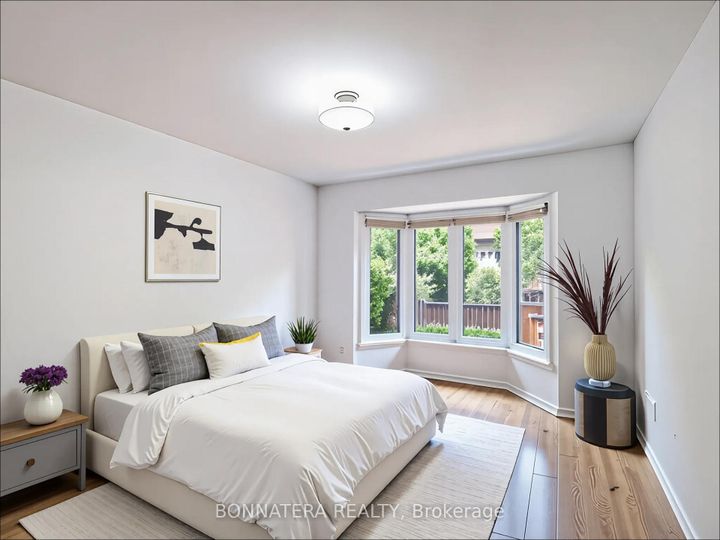 Photo 23 at 5471 Whitehorn Avenue, East Credit, Mississauga