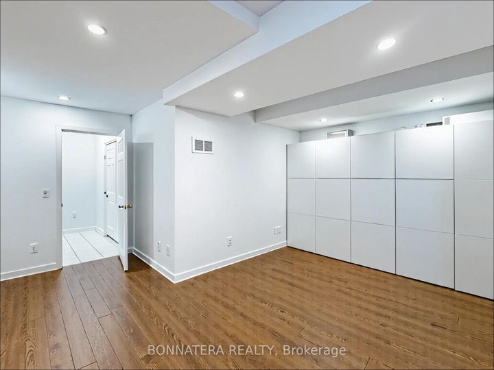 Photo 35 at 5471 Whitehorn Avenue, East Credit, Mississauga