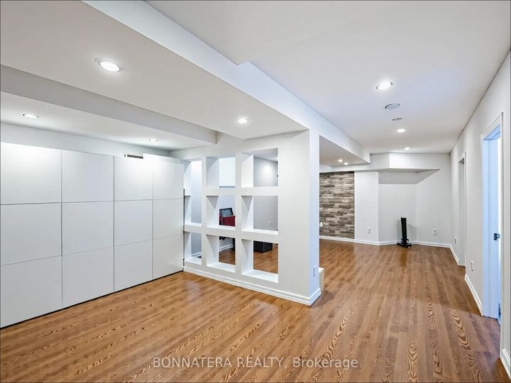 Photo 36 at 5471 Whitehorn Avenue, East Credit, Mississauga