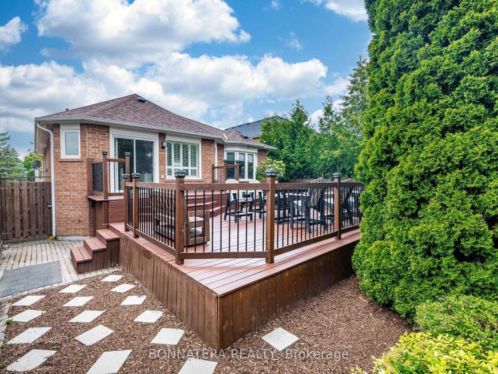 Photo 42 at 5471 Whitehorn Avenue, East Credit, Mississauga