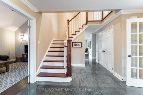 Photo 6 at 18 Harrowsmith Place, Oak Ridges, Richmond Hill