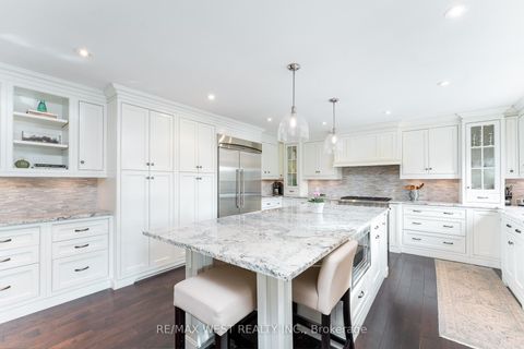 Photo 9 at 18 Harrowsmith Place, Oak Ridges, Richmond Hill