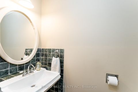 Photo 14 at 18 Harrowsmith Place, Oak Ridges, Richmond Hill