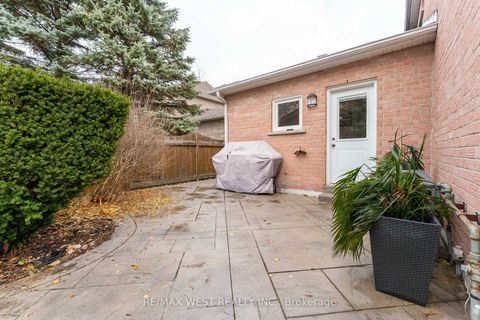 Photo 38 at 18 Harrowsmith Place, Oak Ridges, Richmond Hill