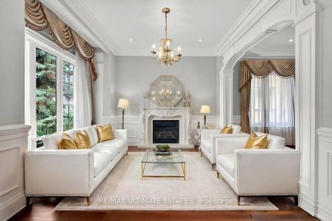 Photo 3 at 209 Spring Garden Avenue, Willowdale East, Toronto