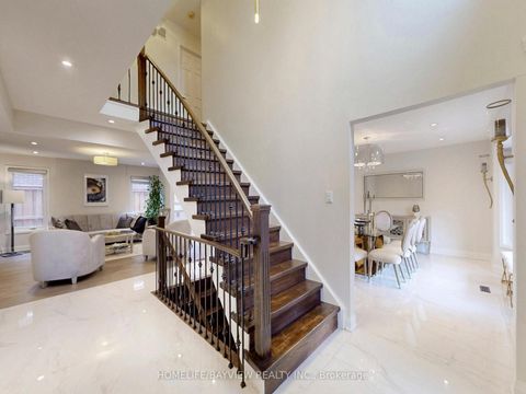 Photo 7 at 6 Tanjo Court, Yorkhill, Vaughan