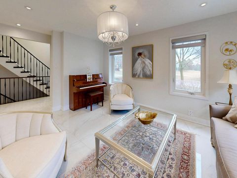 Photo 8 at 6 Tanjo Court, Yorkhill, Vaughan