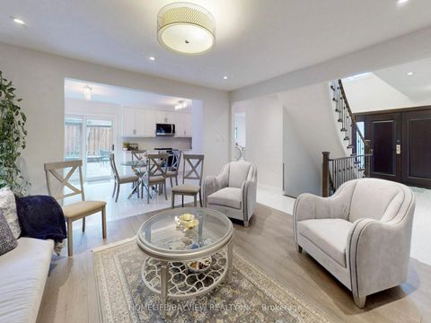 Photo 14 at 6 Tanjo Court, Yorkhill, Vaughan