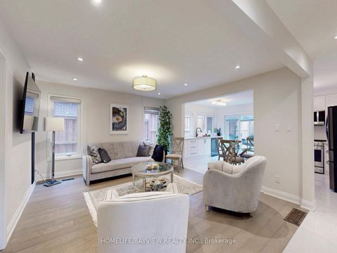 Photo 16 at 6 Tanjo Court, Yorkhill, Vaughan