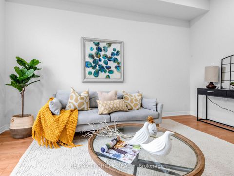 Photo 3 at 58 Seine Lane, Rural Richmond Hill, Richmond Hill