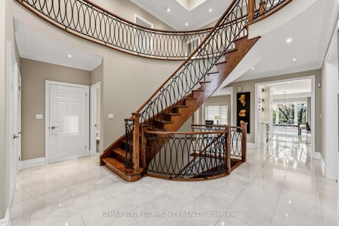 Photo 3 at 37 Vaughan Boulevard, Beverley Glen, Vaughan