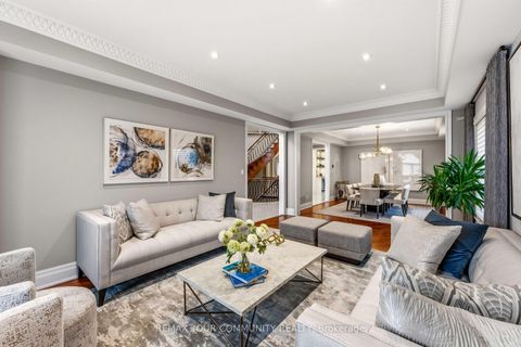 Photo 7 at 37 Vaughan Boulevard, Beverley Glen, Vaughan