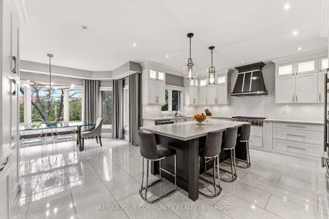 Photo 10 at 37 Vaughan Boulevard, Beverley Glen, Vaughan