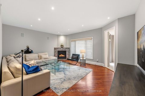 Photo 15 at 37 Vaughan Boulevard, Beverley Glen, Vaughan