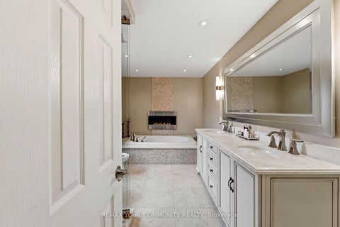 Photo 23 at 37 Vaughan Boulevard, Beverley Glen, Vaughan