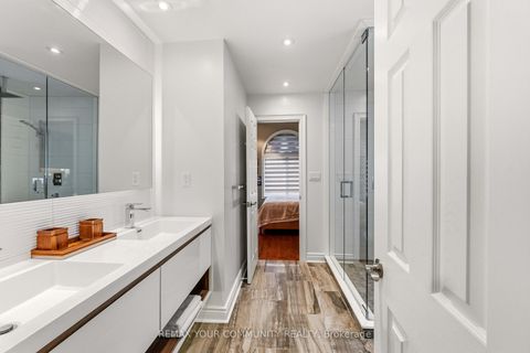 Photo 29 at 37 Vaughan Boulevard, Beverley Glen, Vaughan