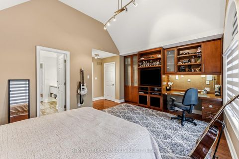 Photo 32 at 37 Vaughan Boulevard, Beverley Glen, Vaughan