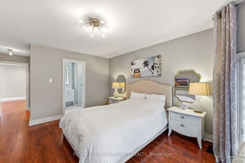 Photo 34 at 37 Vaughan Boulevard, Beverley Glen, Vaughan