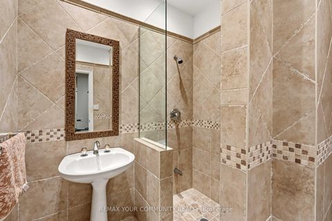 Photo 40 at 37 Vaughan Boulevard, Beverley Glen, Vaughan