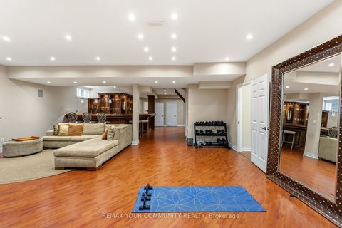 Photo 42 at 37 Vaughan Boulevard, Beverley Glen, Vaughan