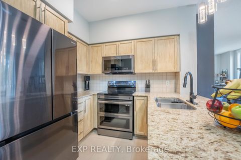 Photo 6 at 105 - 20 North Park Road, Beverley Glen, Vaughan