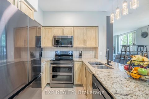 Photo 7 at 105 - 20 North Park Road, Beverley Glen, Vaughan