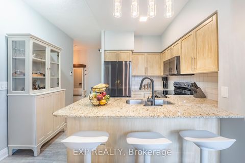 Photo 8 at 105 - 20 North Park Road, Beverley Glen, Vaughan