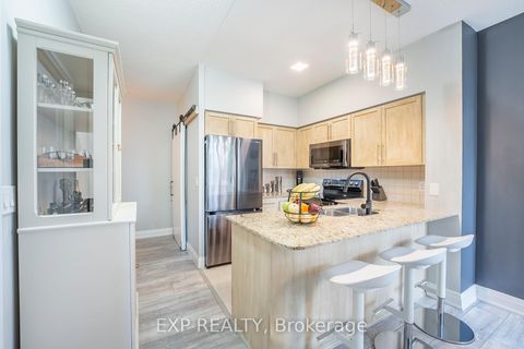 Photo 9 at 105 - 20 North Park Road, Beverley Glen, Vaughan