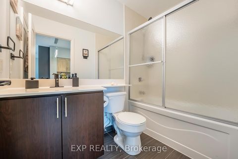 Photo 16 at 105 - 20 North Park Road, Beverley Glen, Vaughan