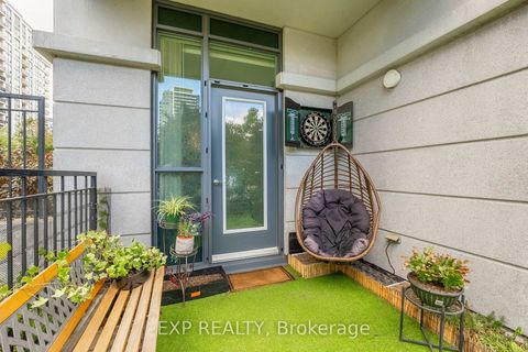 Photo 19 at 105 - 20 North Park Road, Beverley Glen, Vaughan