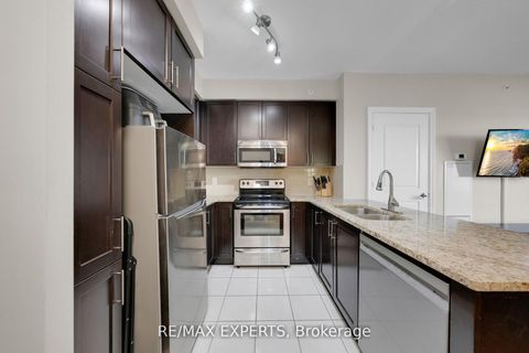 Photo 4 at 701 - 9255 Jane Street, Maple, Vaughan