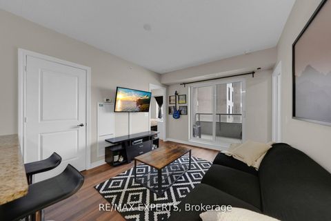 Photo 7 at 701 - 9255 Jane Street, Maple, Vaughan