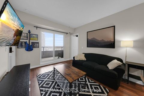 Photo 8 at 701 - 9255 Jane Street, Maple, Vaughan