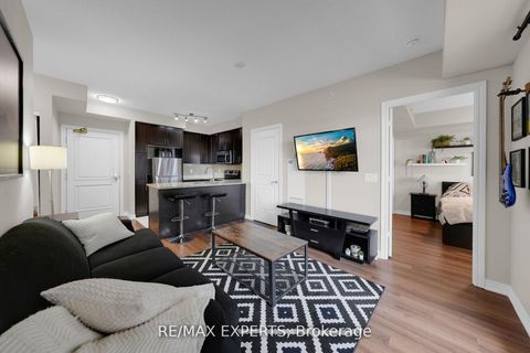 Photo 10 at 701 - 9255 Jane Street, Maple, Vaughan