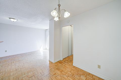 Photo 8 at 325 - 1455 Williamsport Drive, Applewood, Mississauga