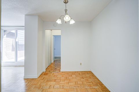 Photo 9 at 325 - 1455 Williamsport Drive, Applewood, Mississauga