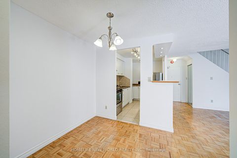 Photo 11 at 325 - 1455 Williamsport Drive, Applewood, Mississauga