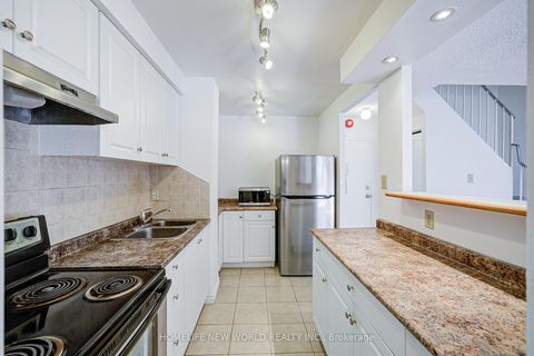 Photo 13 at 325 - 1455 Williamsport Drive, Applewood, Mississauga