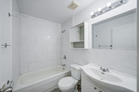 Photo 32 at 325 - 1455 Williamsport Drive, Applewood, Mississauga