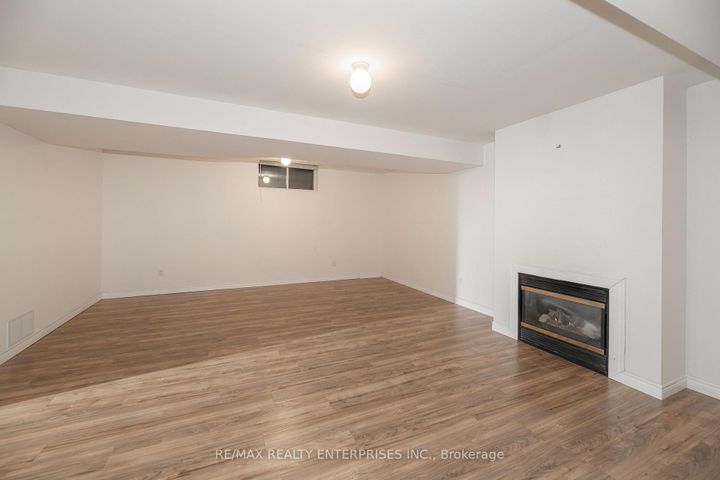 Photo 20 at 802 Coldstream Drive, Samac, Oshawa